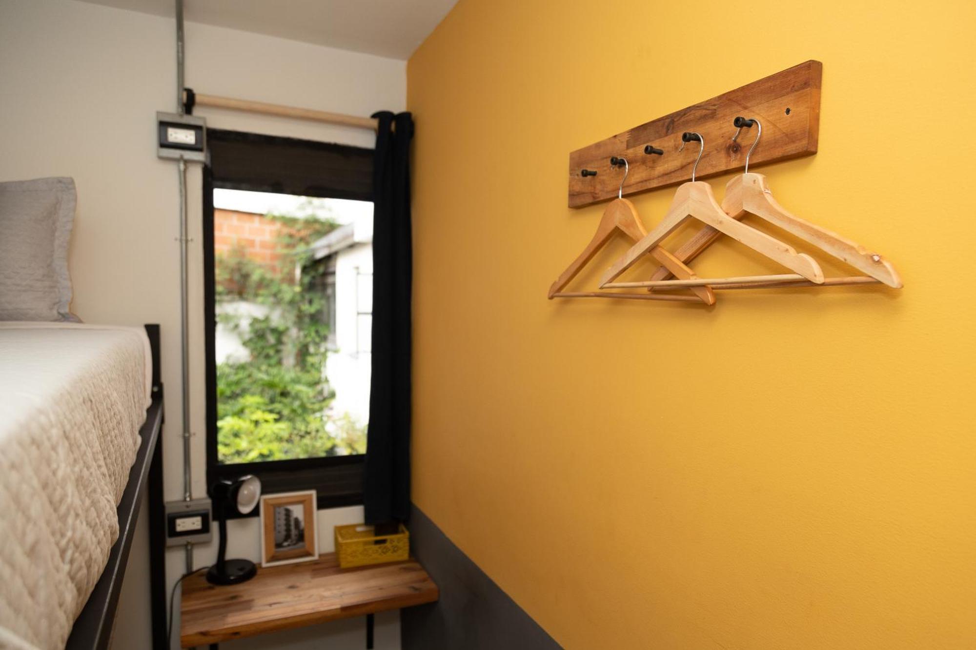 Casa Mosaiko Primer Parque Laureles Медельин Экстерьер фото