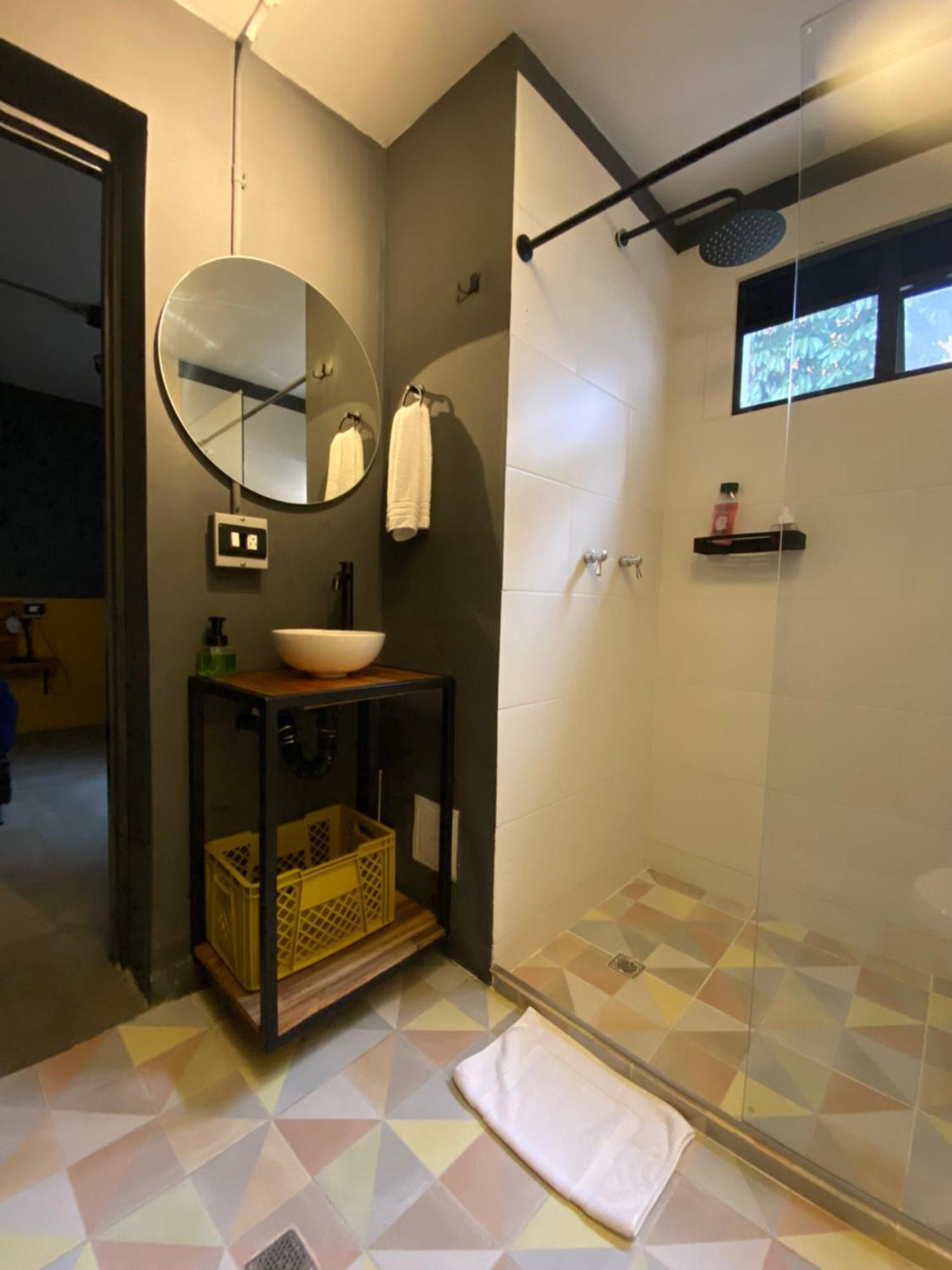 Casa Mosaiko Primer Parque Laureles Медельин Экстерьер фото