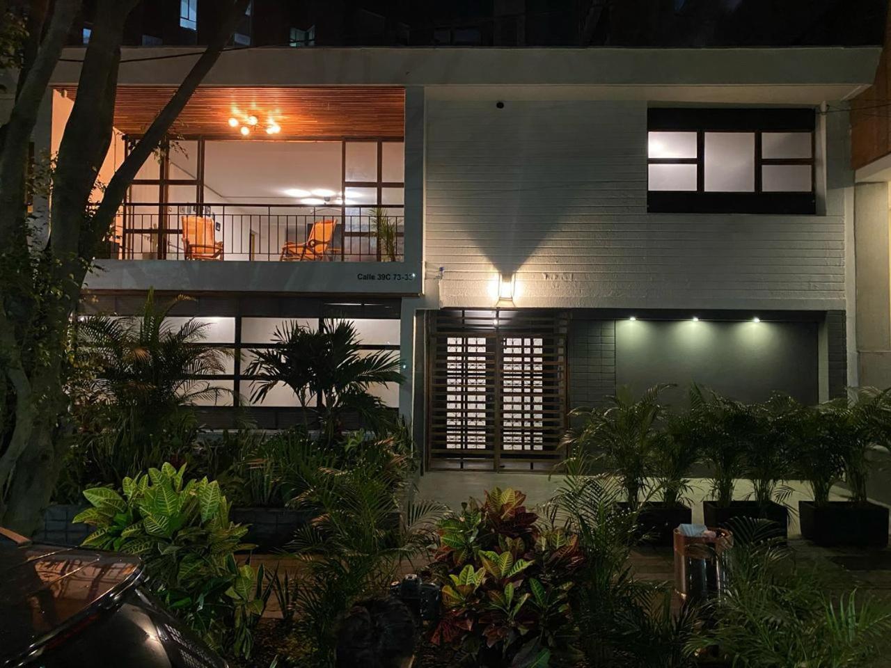 Casa Mosaiko Primer Parque Laureles Медельин Экстерьер фото