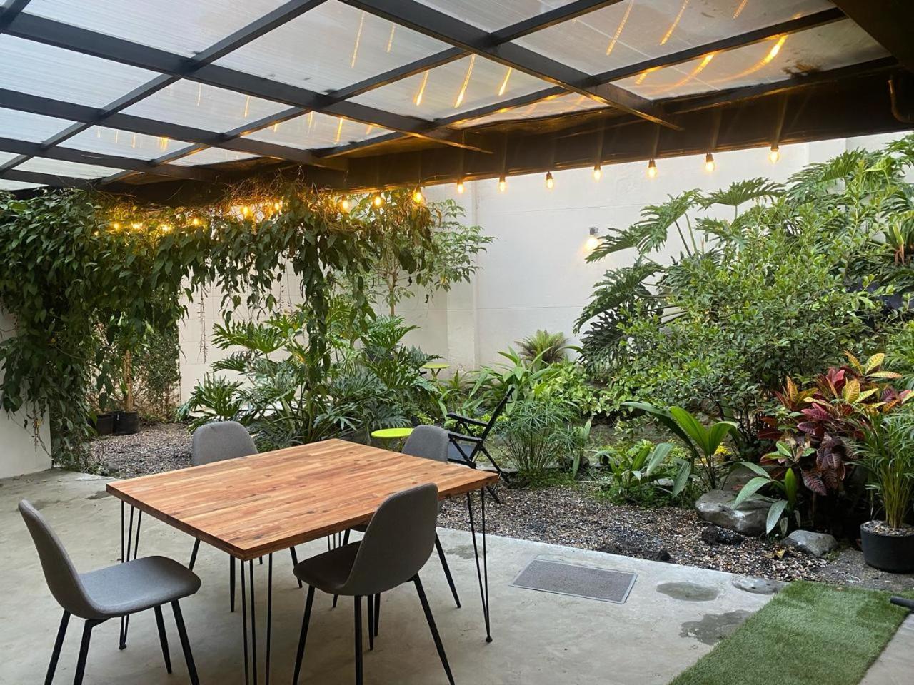 Casa Mosaiko Primer Parque Laureles Медельин Экстерьер фото